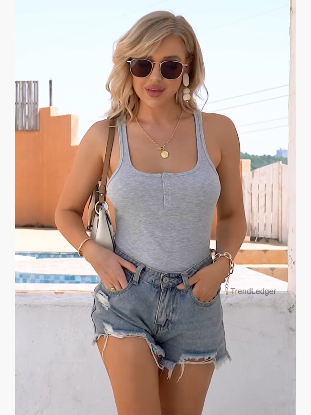 Women's Ribbed Scoop Neck Sleeveless Tank Top Workout Cami - Picture 4 of 7